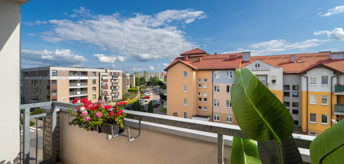 Jasne mieszkanie, DO REMONTU. Duży balkon.